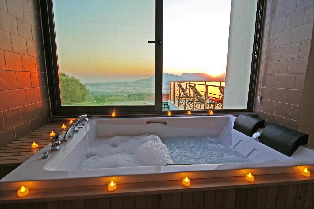 Fethiyede Jakuzili Villa Tatili: Konfor, Manzara ve Huzur Bir Arada