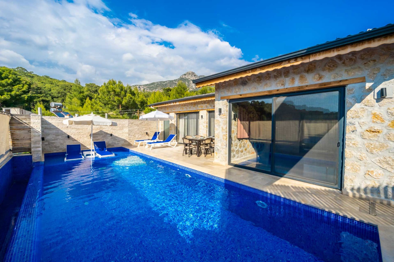 Kasm Aynda Ege Bölgesinde Tatil Yaplr m? Akyaka, Marmaris, Göcek ve Fethiyede Konforlu Villa & Bungalov Seçenekleri
