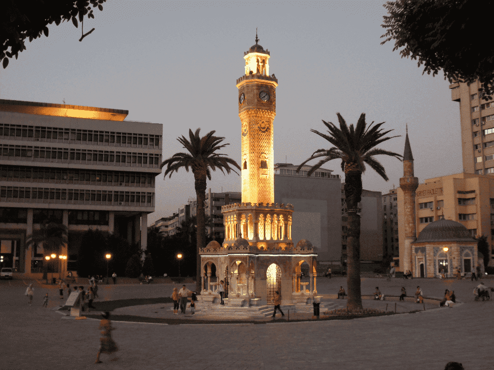 zmirde Gezilecek Yerler: Tarih, Doa ve Denizin Bulutuu ehir